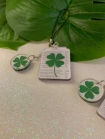 Queen of tears keychain